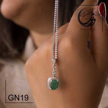 مدال نقره با سنگ زمرد کد Gn19