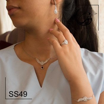 سرويس نقره زنانه با سنگ گارنت کد ss49