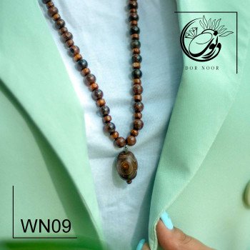 گردن آویز چوبی با بند چوبی wn09
