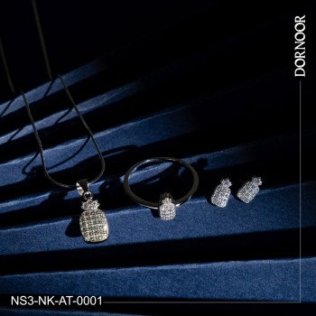 نیم‌ست نقره با نگین اتمی