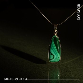 مدال نقره با سنگ مالاکیت