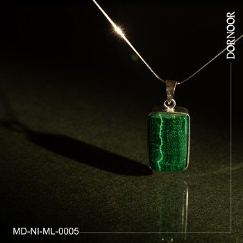 مدال نقره با سنگ مالاکیت