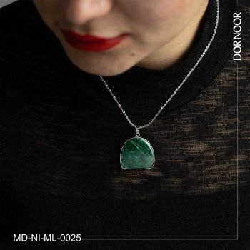 مدال با سنگ مالاکیت با قاب و گیره نقره دست ساز