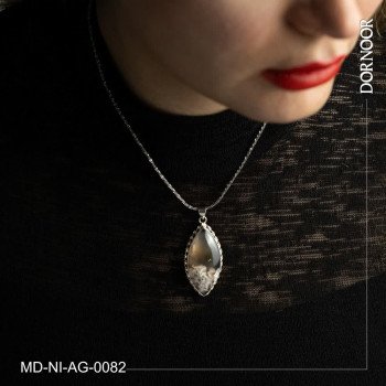 مدال عقیق شجر دست ساز با قاب و گیره نقره