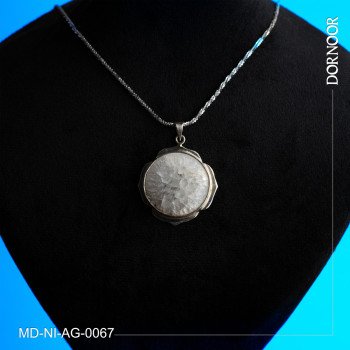 مدال عقیق شجر دست ساز با قاب و گیره نقره 0067