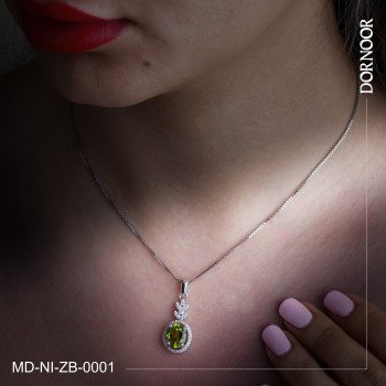 مدال نقره با سنگ زبرجد کد MD-NI-ZB-0001